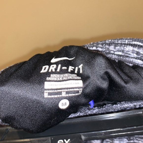 Womens dri-fit Nike shorts - Picture 3 of 3